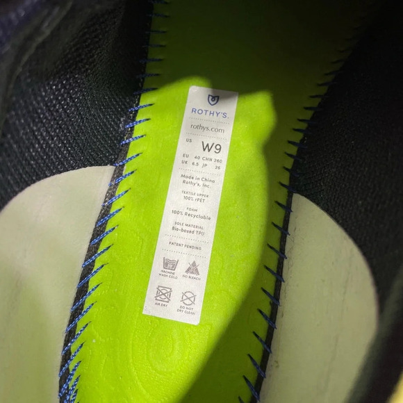 Rothy’s The Lace Up Sneaker in Navy Knit - Picture 4 of 16